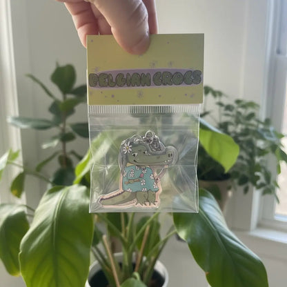 🌸 Happy Croc – Keychain
