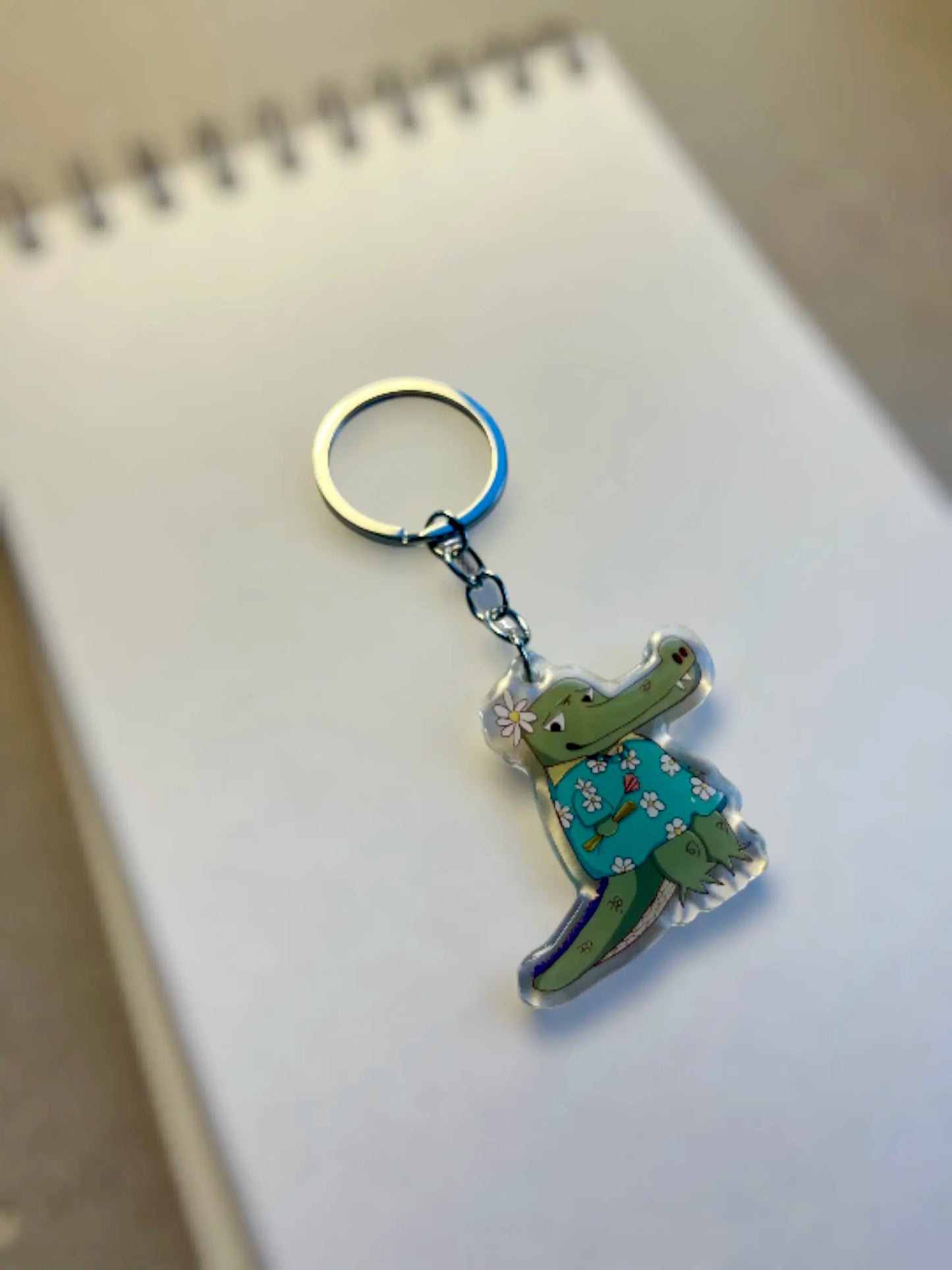🌸 Happy Croc – Keychain